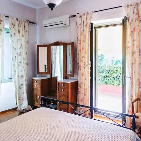 Zacharoulas Katikies *