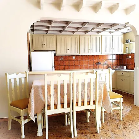 Holiday home Zacharoulas Katikies Amarynthos