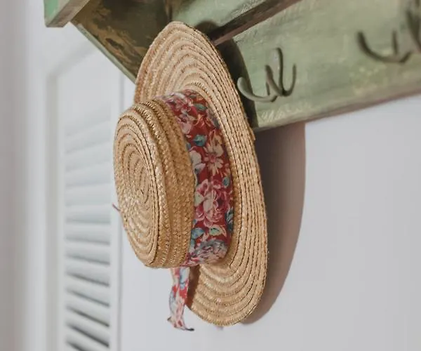 Zacharoulas Katikies *